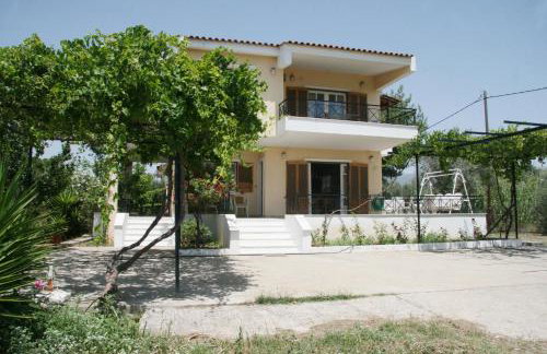 Villa Vlichos - Photo 1