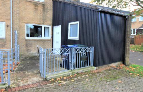 St James House - Charming 3 bed, 2 bathrooms, driveway parking, close to town centre - Photo 21