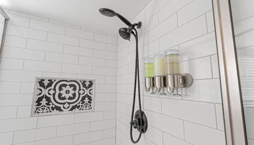 * Large Updated Waterfront Delta Manor Boat Dock * - Foto 4