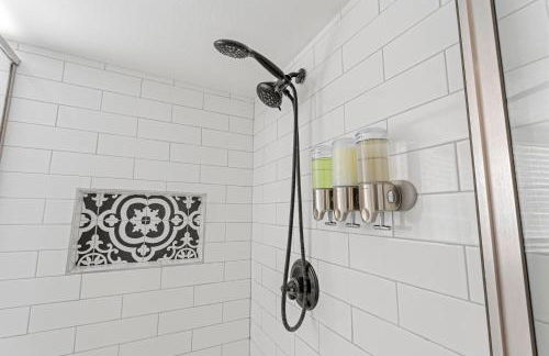 * Large Updated Waterfront Delta Manor Boat Dock * - Foto 4