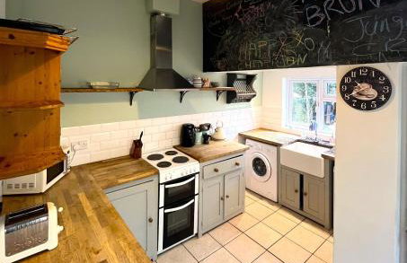 Charming cottage retreat with garden - sleeps 12 - Foto 2