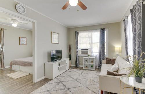 about 1 Mi to the Strand! Couples Retreat in Galveston - Foto 4