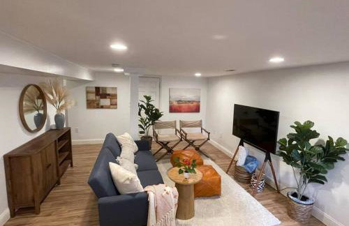 Upscale, Brand New, Full Kitchen, 2-Bedroom Apt - Foto 20