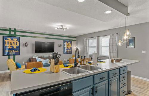 3BD Family Retreat - 4 Mins to UND - Yard Games - Foto 23