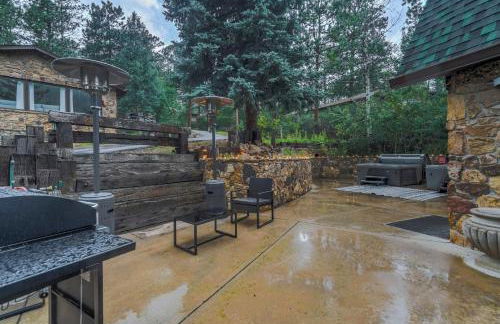 Pikes Peak Stone Cottage - Hot Tub & Game Room - Foto 18