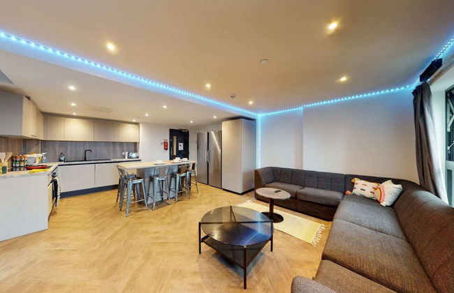 For Students Only Canvas Manchester - Foto 26