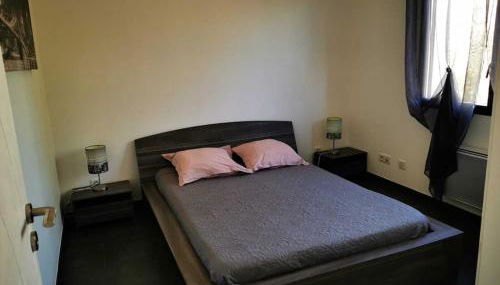 Villa contemporaine avec piscine à débordement dans un domaine viticole - Foto 2