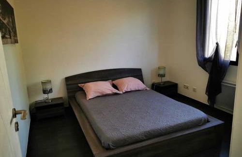 Villa contemporaine avec piscine à débordement dans un domaine viticole - Foto 2