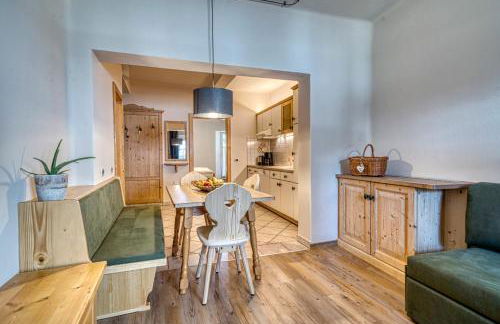 Kreuzwegerhof Nals - Historic Nature Stay with Pool near Meran & Bozen - Photo 15