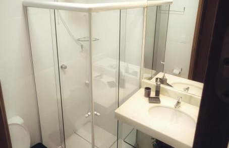 Guarajuba Porto Smeralda Village C02, térreo - GUARAJUBA TEMPORADA, viva mais de uma experiência de hospedagem conosco! 130m da praia - Foto 12