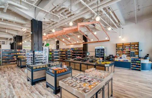 CBDOTR 24-7 Gym Pool Rooftop Steps to Stadiums - Foto 16