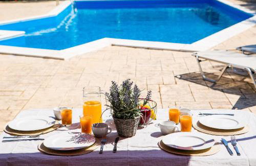 Olive Grove Poolside Apartments - Foto 1