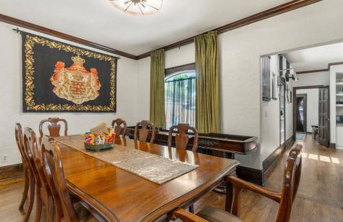 Castle Stay by Gathering Place Hot Tub & Fire Pit - Foto 59