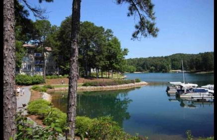 Lake front Keowee Condo with Balcony & Resort Amenities! 20 min to Clemson condo - Foto 40