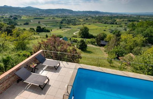 Beautiful Home In Samobor With Kitchen - Photo 9