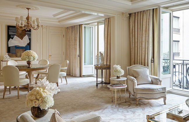 Four Seasons Hotel George V - Photo 11