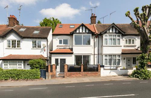 5 Bedroom, 3 Bathroom Modern House with Garden near Hampstead Heath Sleeps 10 - Foto 57