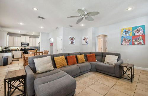 Tampa Private Large House, Game Room & Backyard - Sleeps 12, 4bdr, 3bth, Quiet Community, Near Everything in Tampa & St Pete - Foto 26