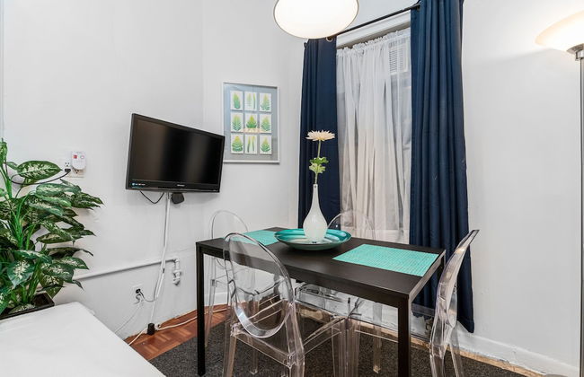 Perfectly Located near Restaurants, Shops, & Sites - Foto 15