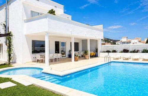 Preciosa villa con piscina, jardín y vistas al mar WIFI - Foto 66