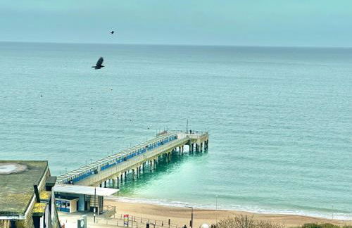 Pier View Retreat - 5 Mins Walk to Beach - Sea Views With Parking - Photo 19