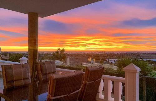 Immaculate Villa with sea views! - Foto 1