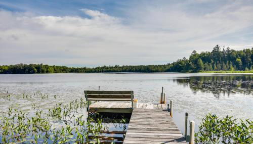 Dog-Friendly Park Falls Cottage with 5 Acres and Lake - Foto 2