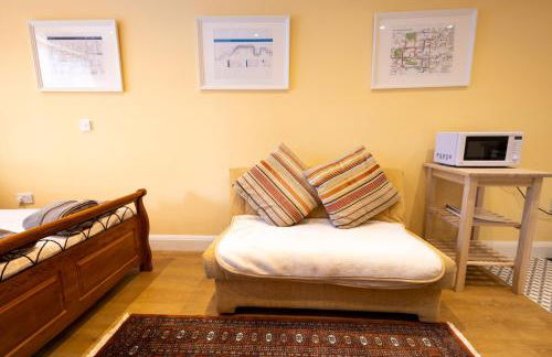 London VEGETARIAN Smoke & Pet Free En-suite with EV parking - Foto 17