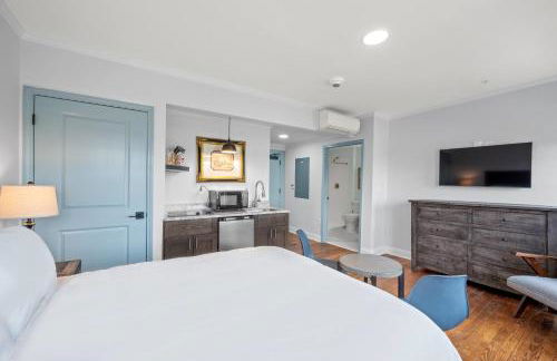 Historic Elegance Loft in Downtown Conway - Photo 10