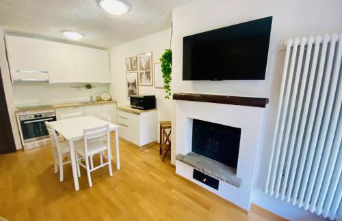 La Finestra sul Brenta con POSTO AUTO PRIVATO AL CENTRO di MAD di Campiglio CIPAT O22233-AT-O13262 - Photo 6