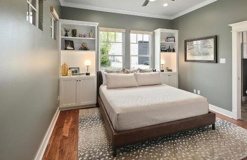 Luxury 5 BR 4 Bath, Hot Tub, Outdoor Kitchen, Across Street from Kyle Field! - Foto 21