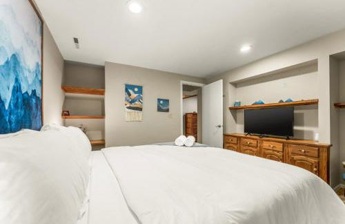 Spacious Comfort in Scenic Monument - Foto 48