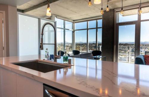 Modern Downtown SD Apartment Stunning City Views - Foto 20