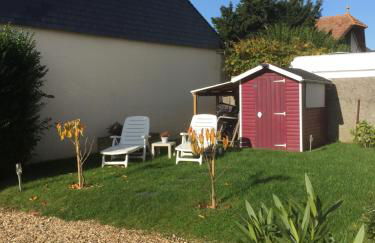 A pied, 300m de la plage et 500m du village - Photo 13