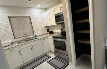 Home away from Home Near Ybor City, Cruise Port, and Downtown Tampa - Foto 35