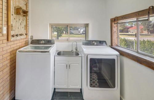 Walk to Main Street Charming Roswell Home! - Foto 19