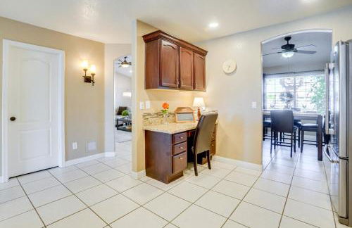 Lakefront Home with Outdoor Oasis in Glendale! - Foto 9