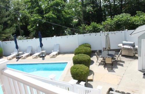 Gorgeous beach house with large pool & private beach, just 3 blocks away!! - Foto 49