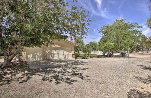 Spacious Lancaster Family Ranch - BBQ and Patio - Foto 32