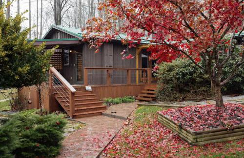 Home with Sauna & Hot Tub & Lake Access - Foto 1