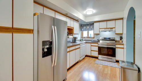 Walk to Beach Charming Maryland Home with Yard! - Foto 4