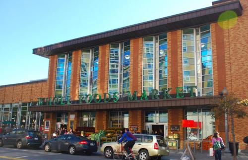 Your Home Away For Home, Convention Center. 96 WALK SCORES. - Photo 7