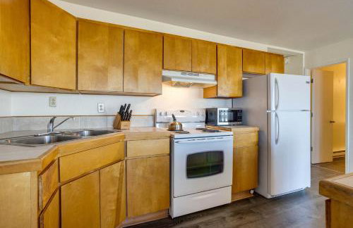 Ocean Front Duplex with Views! Dog Friendly -Surfside Cottage North - Foto 7