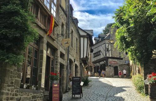 Quai du Val is a Charming Pet and Family Friendly Riverside Gite in Lehon close to Dinan Sleeps 7 - Photo 41