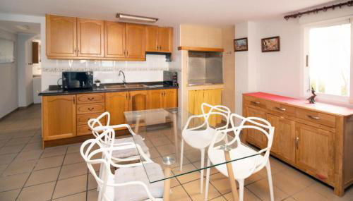 Beautiful Apartment In Oliva With Wifi - Photo 5