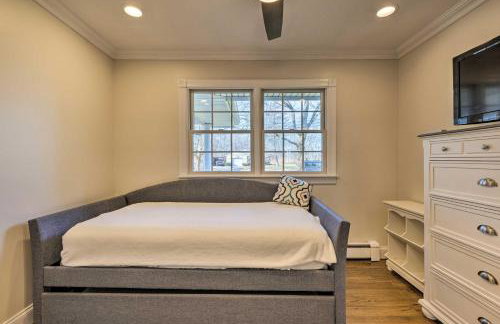 Mattituck Home with Fireplaces - Near Wineries - Foto 25