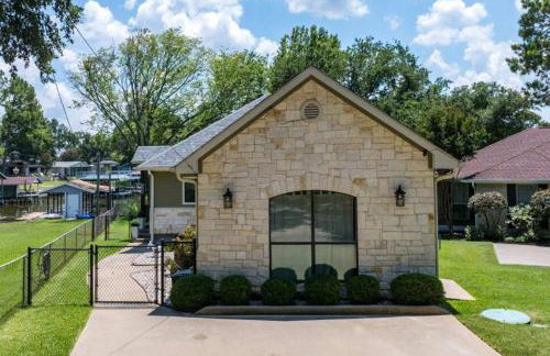 Lakeview Oasis with Patio, Dock & Black-stone Griddle - Foto 8