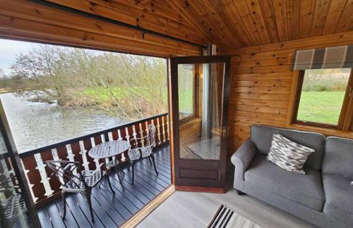 Hickling Broads Lodge Houseboat - Photo 13