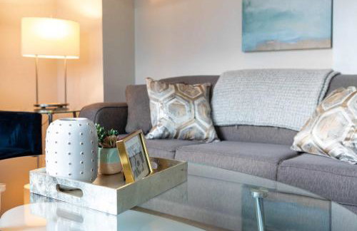 Entire Apt Downtown Seaport with Pool - Photo 8