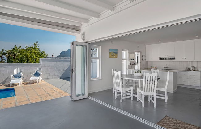 Unwind in Coastal Charm at Villa Santorini - Photo 8